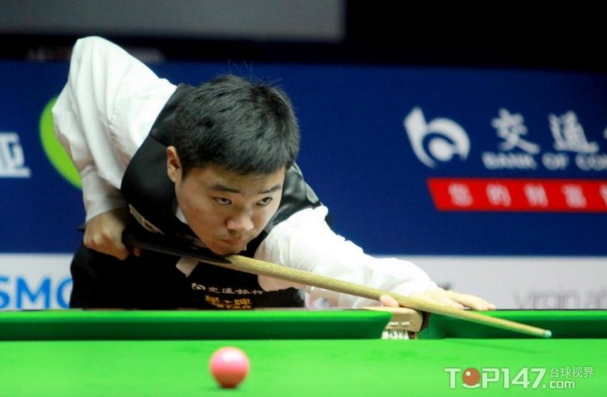 采取更严格 采取更严格